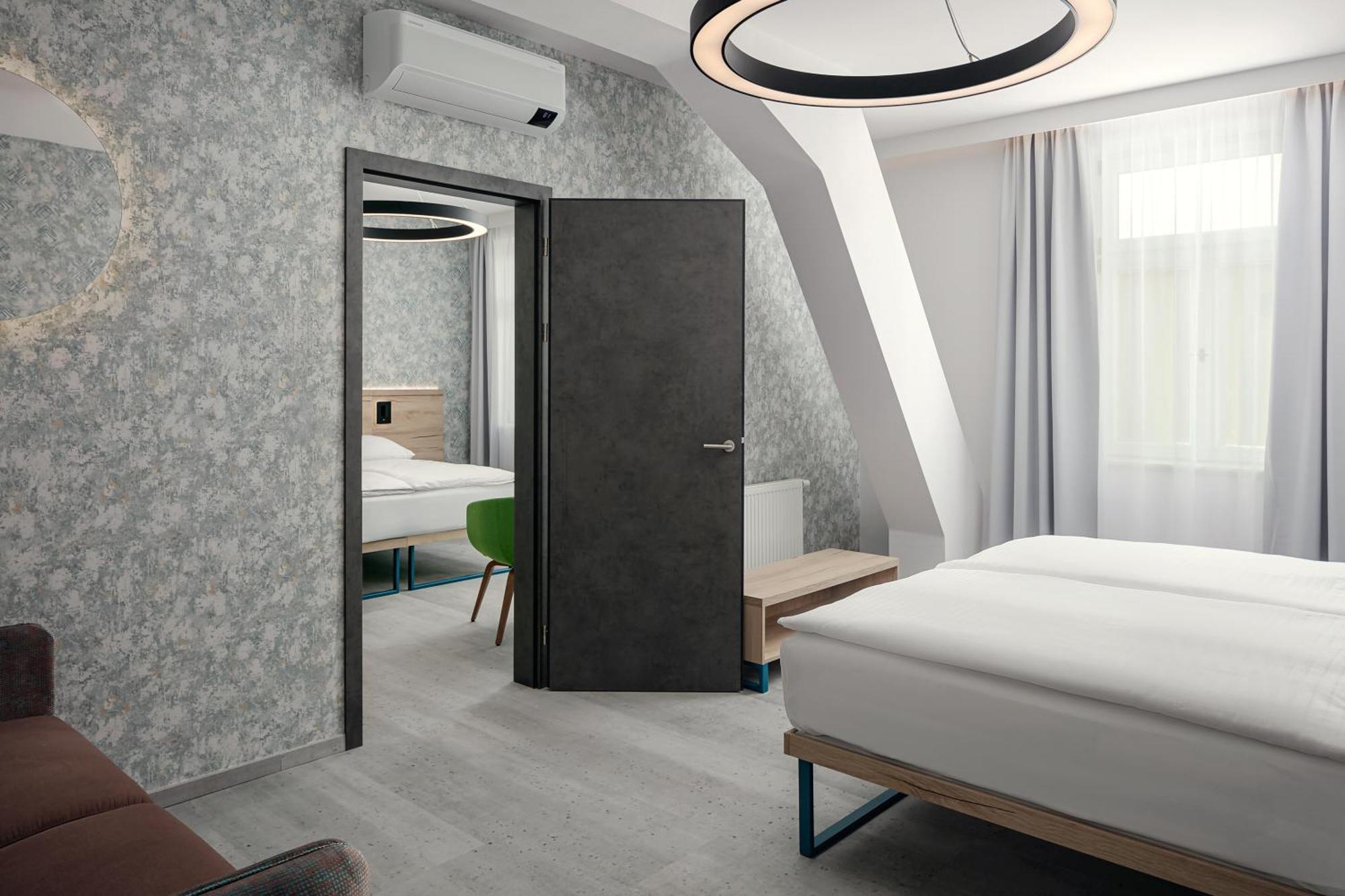 Ea Moment Self Check-in Hotel Praga